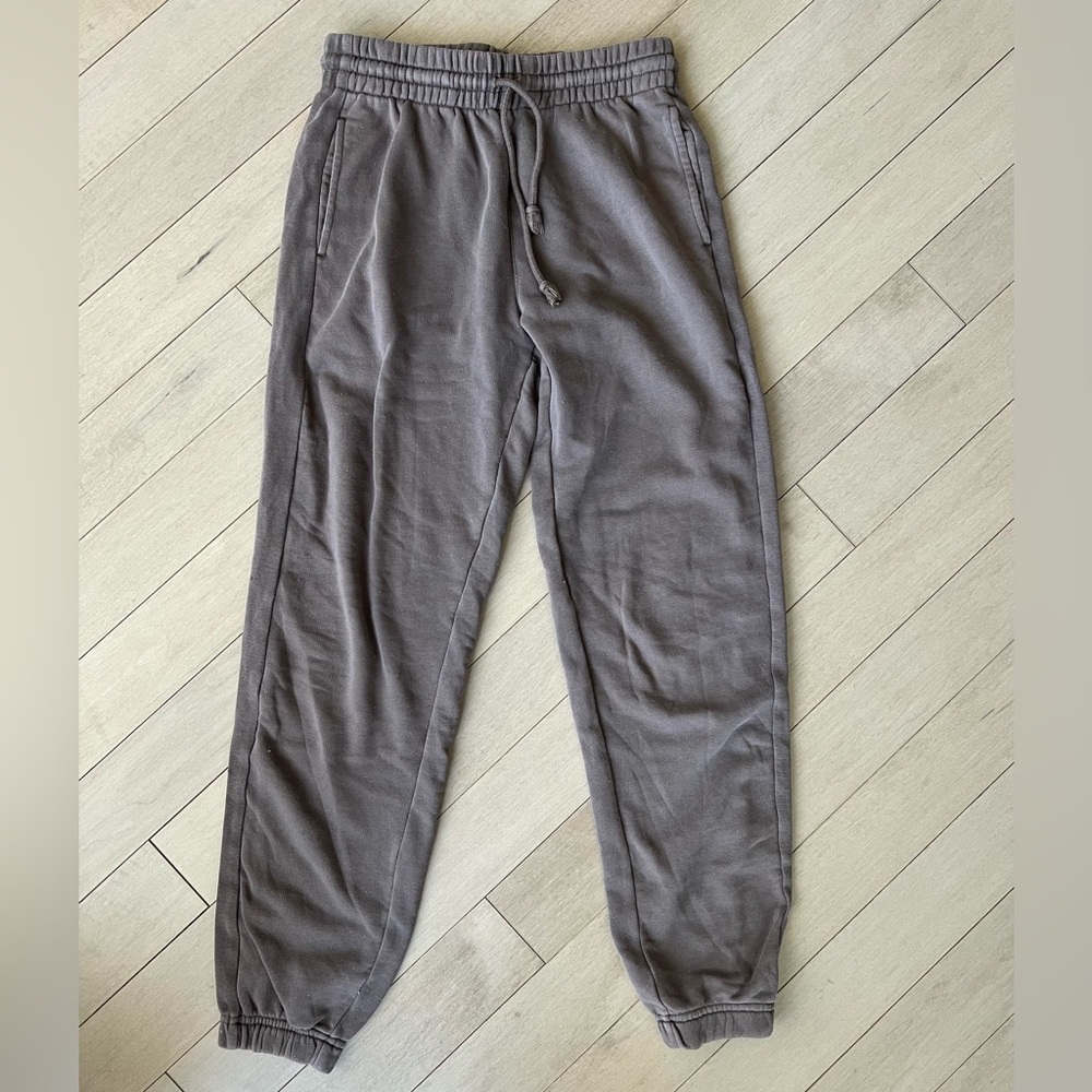 Aritzia TNA brown light sweatpant